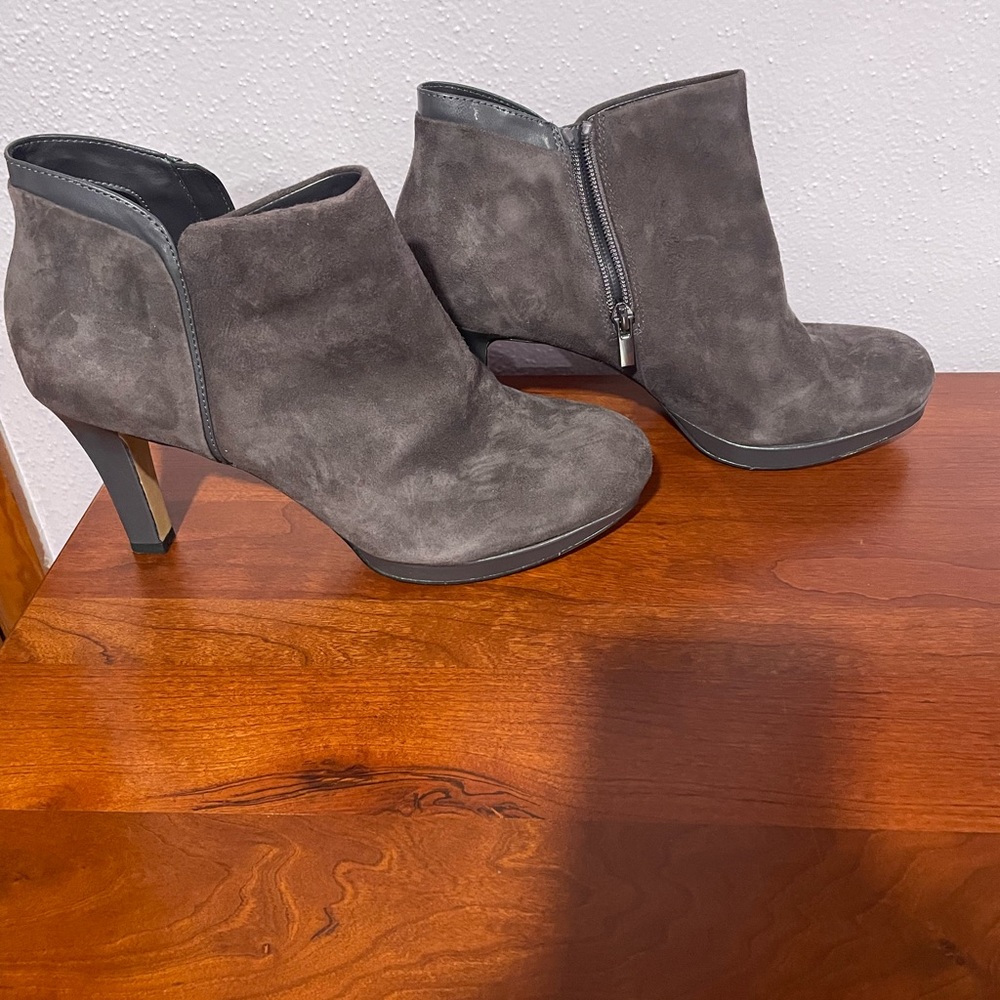 Women’s Clarks Suede Booties Purple/Gray.Size 11